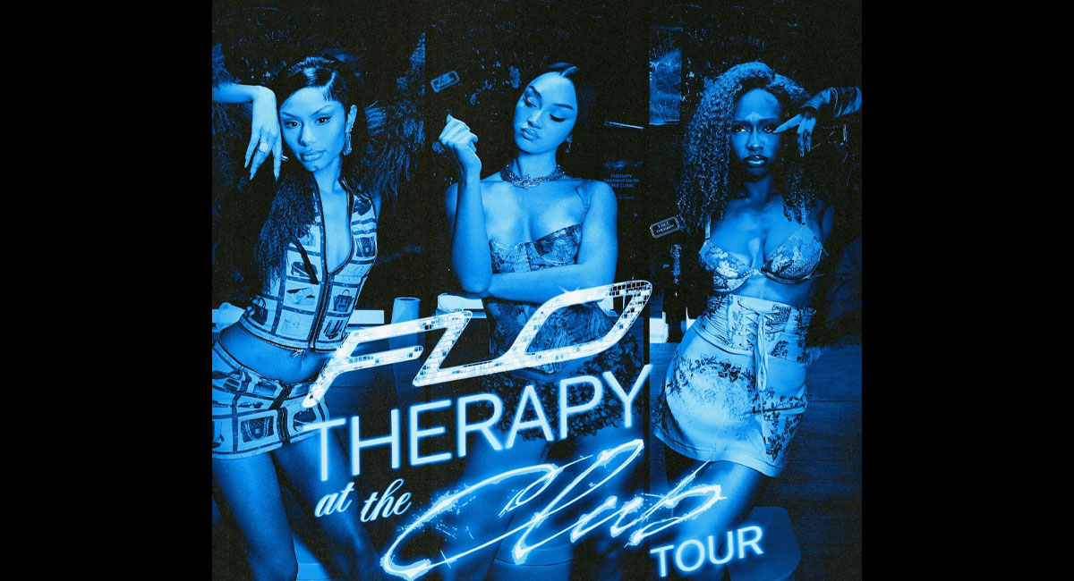 Afiche oficial de la gira "Therapy at the Club" de FLO: las tres integrantes posando en tonos azules, con el logo plateado del grupo y el nombre de la gira en letras de neón