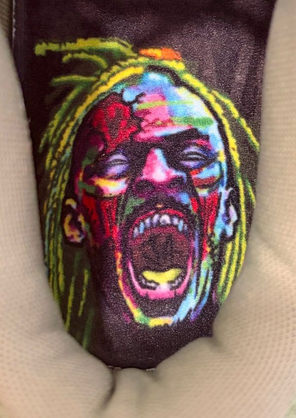 Plantilla del Nike Ja 4 Halloween con una ilustración colorida de Ja Morant zombi gritando